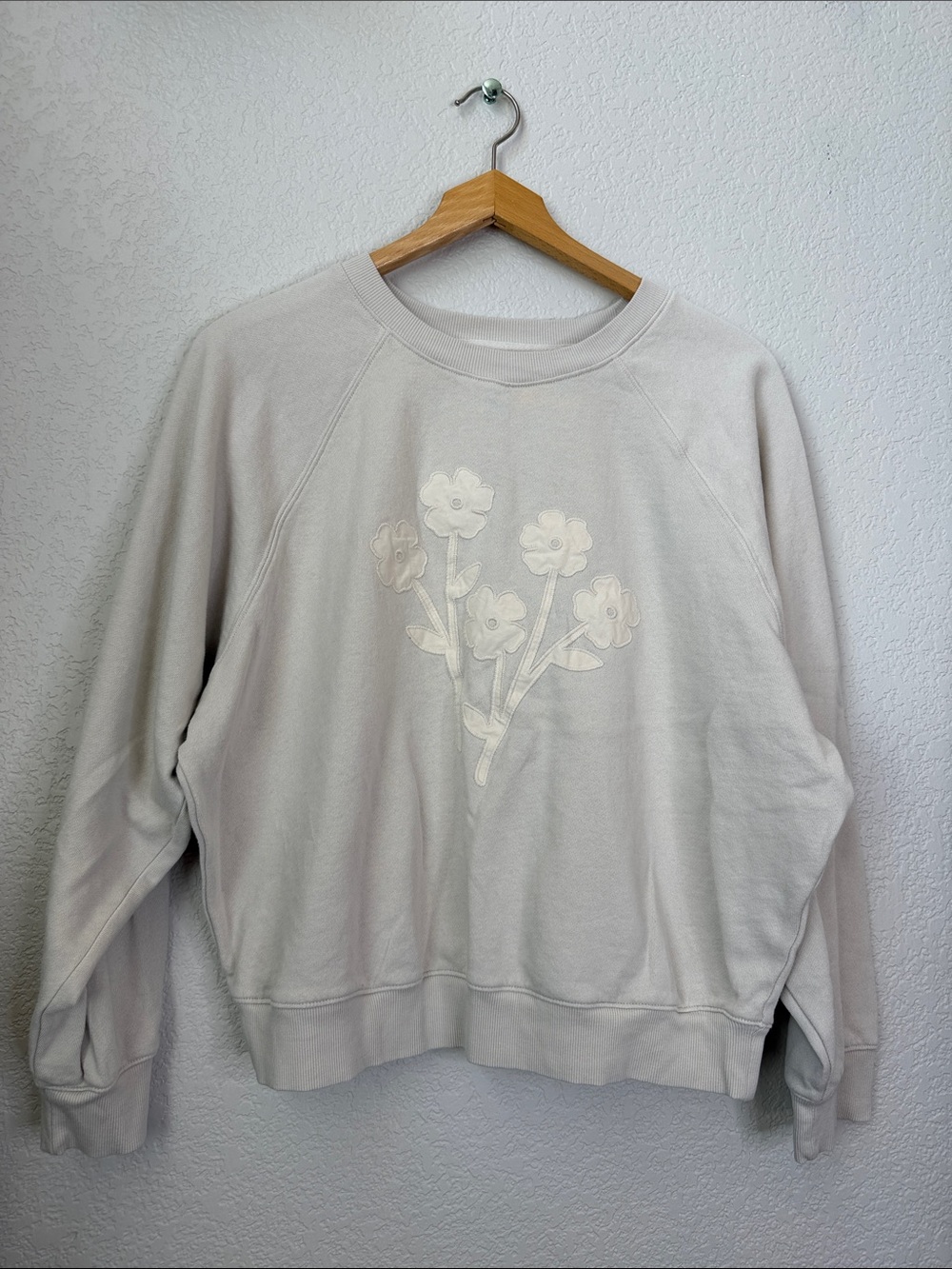Old Navy Crewneck Sweatshirt Floral Cream size Medium - Picture 3 of 6